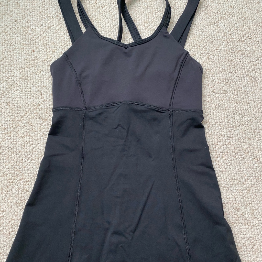 Lululemon Black Women’s Tank Top - Size 2